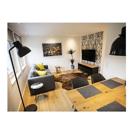 Q-stall, 03 Feriehus